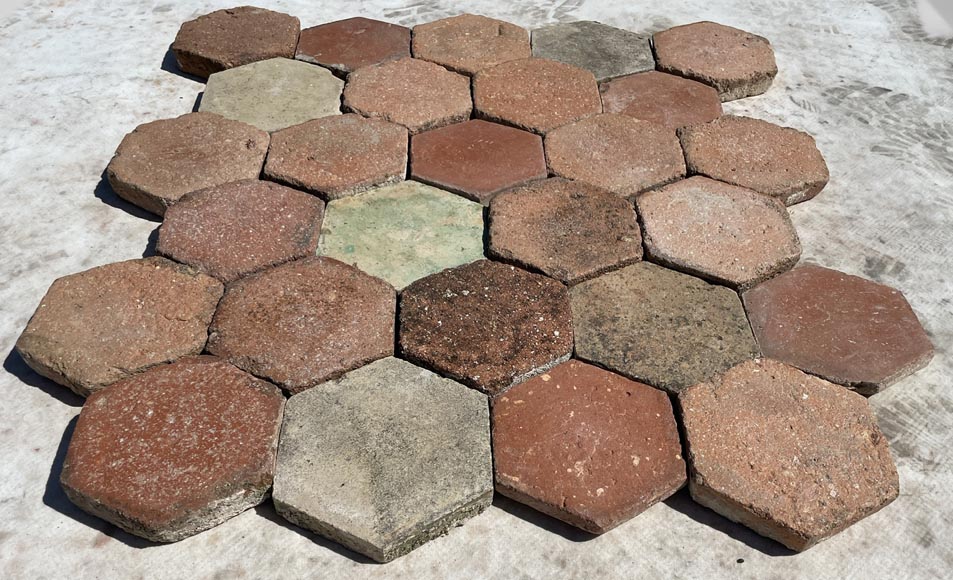 Lot of 4.5 m² of antique hexagonal terracotta tiles, 19th century-1