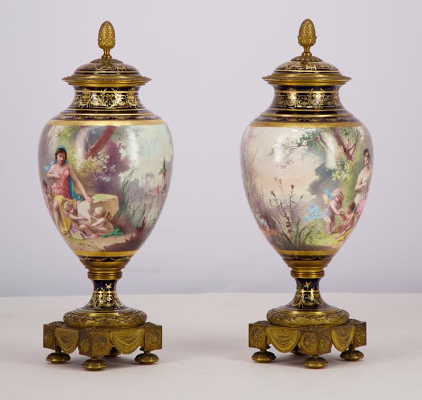 MANUFACTURE DE SÈVRES and Charles LABARRE (painter) - Pair of porcelain vases mounted in gilt bronze, circa 1890-9