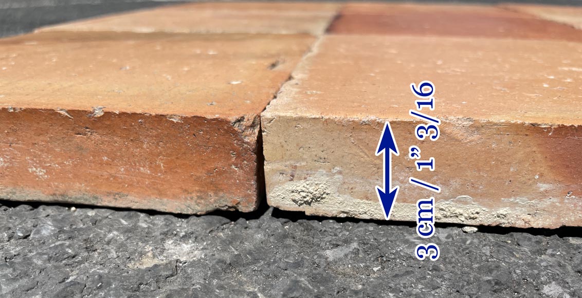 Batch of around 4,5 m² of terracotta floor tiles in square shape-4