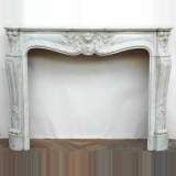 Cheminée Louis XV en marbre blanc - Réf.1311&nbsp;Largeur&nbsp;144cm&nbsp;Hauteur&nbsp;108cm
