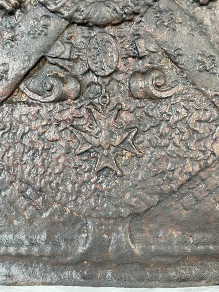 Cast iron fireback with coat of arms, 19th century-7