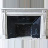 Cheminée de style Louis XVI en marbre Carrare blanc veiné - Réf.1331 Largeur 165cm Hauteur 111cm Cheminée de style Louis XVI en marbre Carrare blanc veiné - Réf.1331 Largeur 165cm Hauteur 111cm