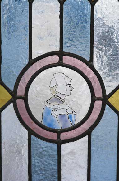 19th century stained glass window with profiles of Bretons-1