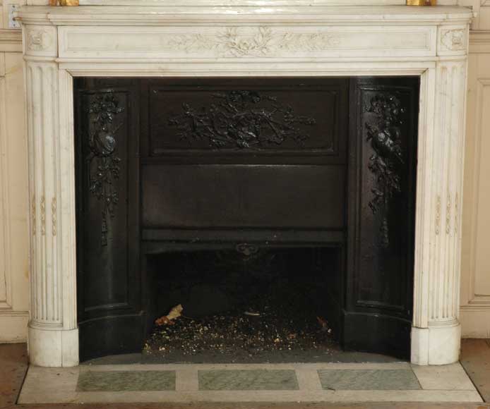 White_marble_Louis_XVI_curved_mantel.jpg