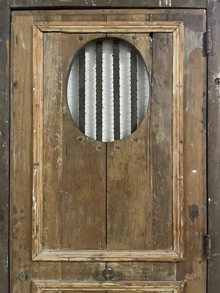 Small antique and simple door in oak with an oval opening-2