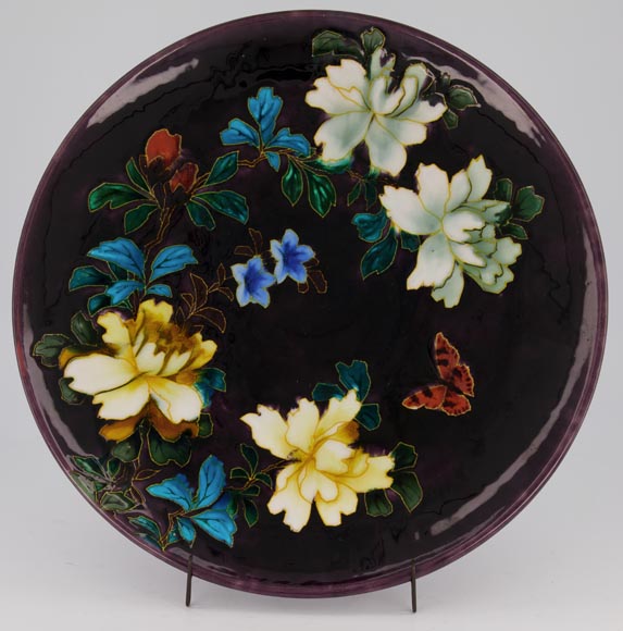 Théodore DECK, Ornamental dish with flowers and a red butterfly on an aubergine background-1