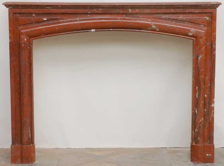 Louis_XIV_red_Griotte_marble_mantel.jpg
