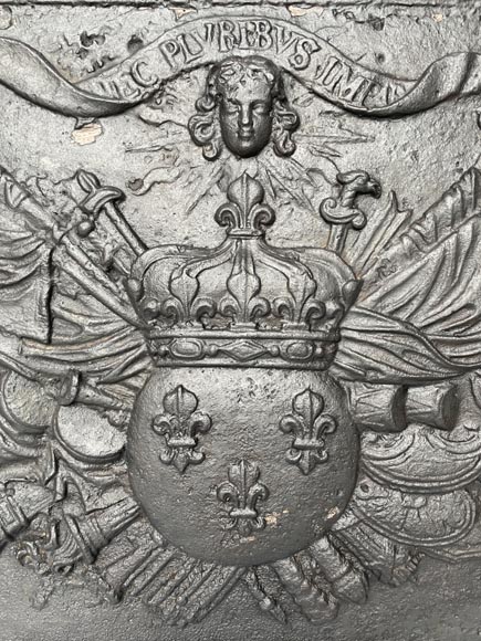 Exceptional fireback with the France coat of arms and Louis XIV's mascaron and motto-2