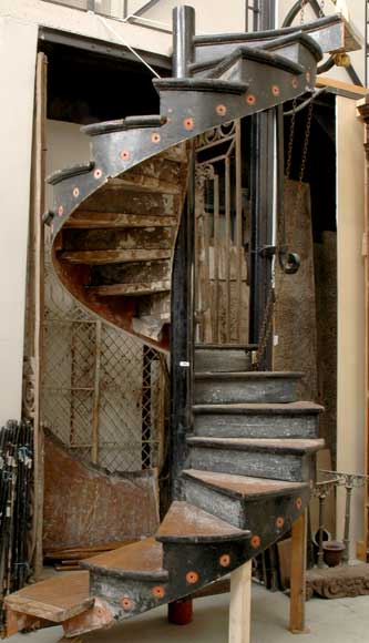 Spiral_Staircase.jpg
