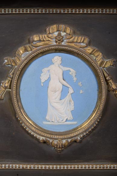 Mantel insert with medallions Wedgwood style-3