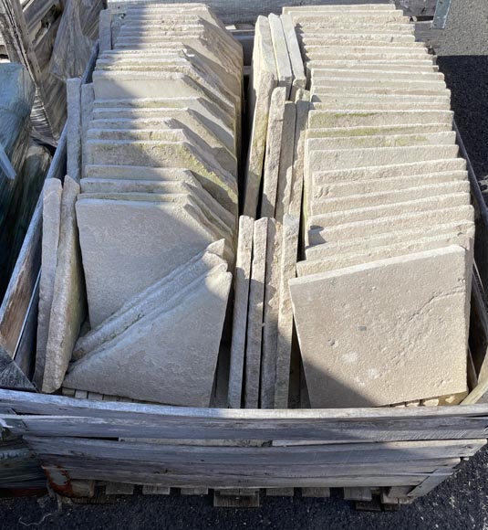 Batch of about 13,5m² of stone square tiles-7
