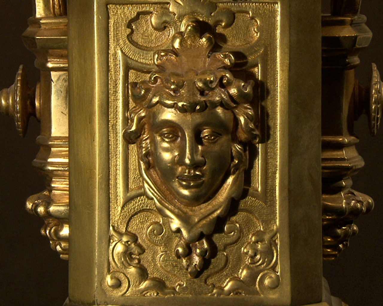 Bronze gilded suspension with glass gemstones. Napoleon III period.-18