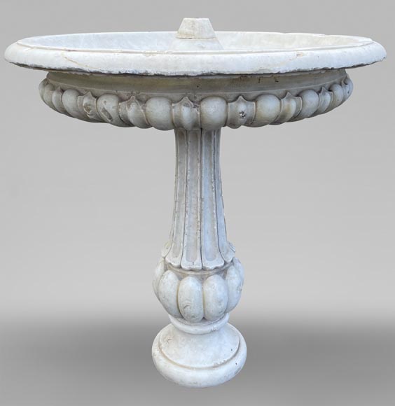Small fountain in Carrara marble-0