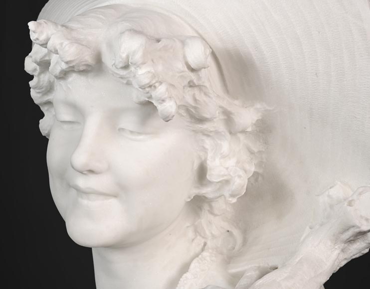 F. SAUL - Jeune fille au chapeau dans les vignes, carved bust in Carrara marble-4