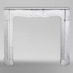 White marble Pompadour mantel - Reference 1388&nbsp;Width&nbsp;3' 11'' ¼&nbsp;Height&nbsp;3' 6'' ½