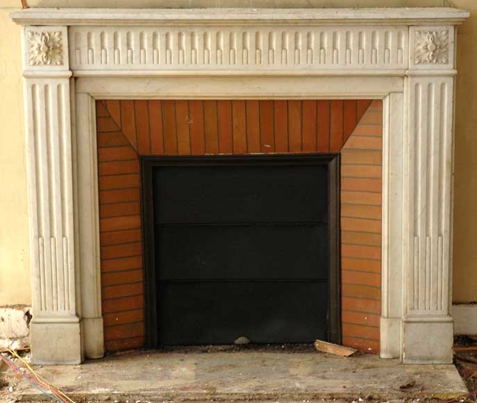 White_Louis_XVI_mantel_with_staight_fluting.jpg