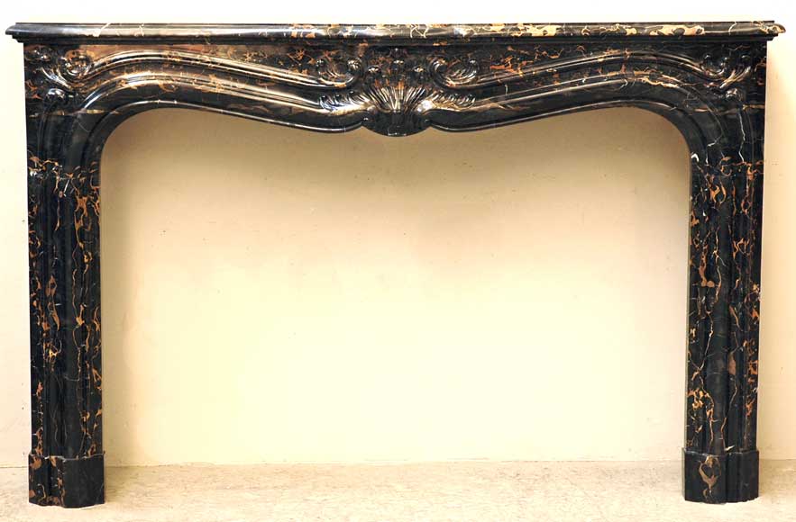 Portor_marble_Regence_style_mantel.jpg