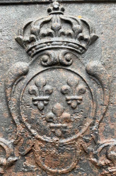 Fireback from the 18th century with a triple figuration of the coat of arms of France-3