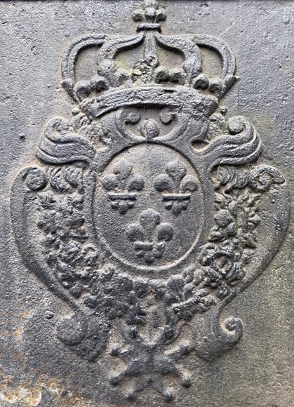 18th century fireback representing the arms of France and the royal crown-1