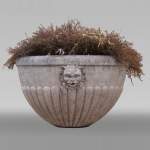 Wall fountain basin with lion head in marble