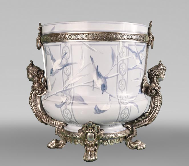 The Opaline vase, the magic of BACCARAT in the 19th century-0