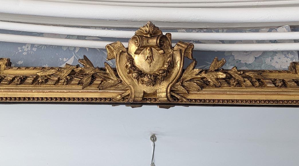 Napoleon III-style gilded trumeau with medallion-1