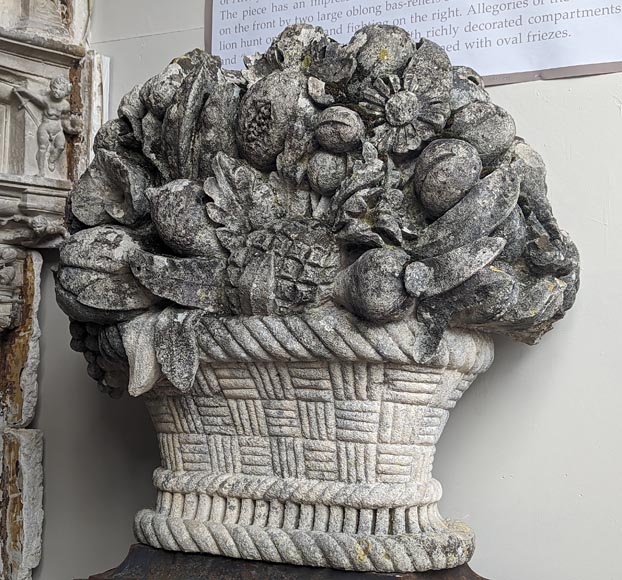 Important pair of carved stone fruit baskets-8