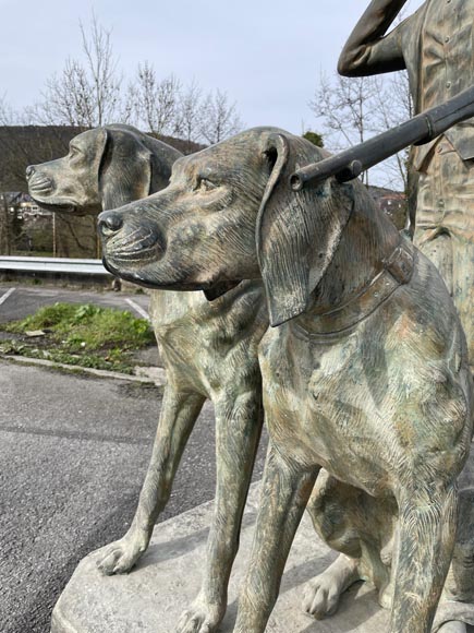 Hunter and his two dogs, bronze park statue with green patina-8