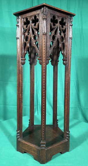 Neo-Gothic style oak saddle set-2