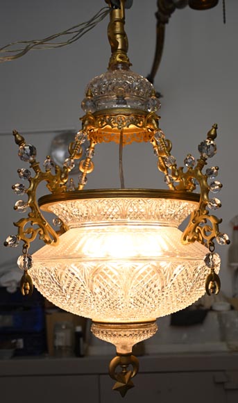 BACCARAT (Attributed to) - Oriental crystal and gilt bronze chandelier inspired by a mosque lamp-11