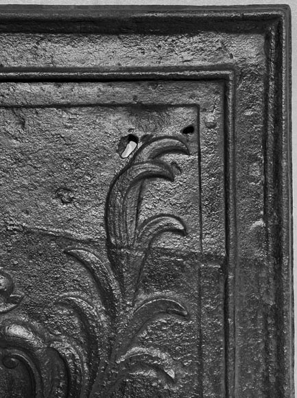 Fireplace plaque with coat of arms surmounted by Apollo holding a fleur-de-lis Fireplace plaque with coat of arms surmounted by Apollo holding a fleur-de-lis-7