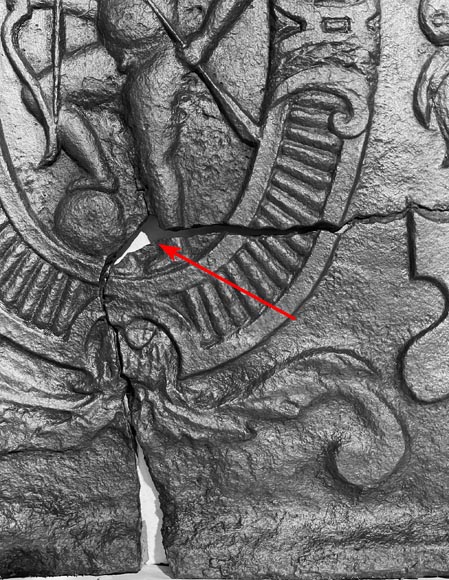 Louis XVI period fireplace plaque decorated with Cupid in a medallion Louis XVI period fireplace plaque decorated with Cupid in a medallion-5