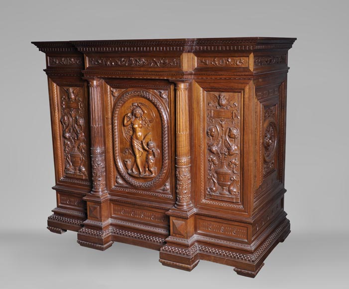 Egisto GAJANI - Very beautiful Neo-Renaissance style carved walnut wood piece of furniture dated from 1876-1