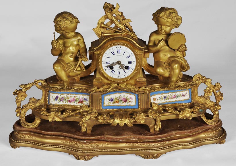 MIROY Frères - Beautiful antique clock with musicians putti -0