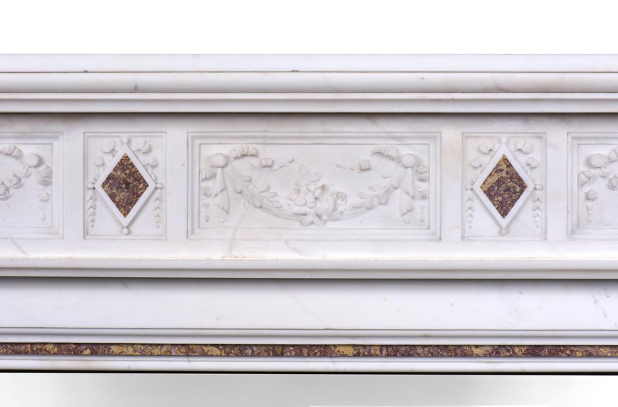 Very beautiful Victorian style antique fireplace in Carrara Statuary marble and Violet Brocatelle marble, from late 19th century, with flutings, garlands and diamonds.-1