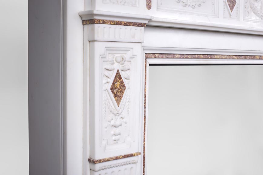 Very beautiful Victorian style antique fireplace in Carrara Statuary marble and Violet Brocatelle marble, from late 19th century, with flutings, garlands and diamonds.-7