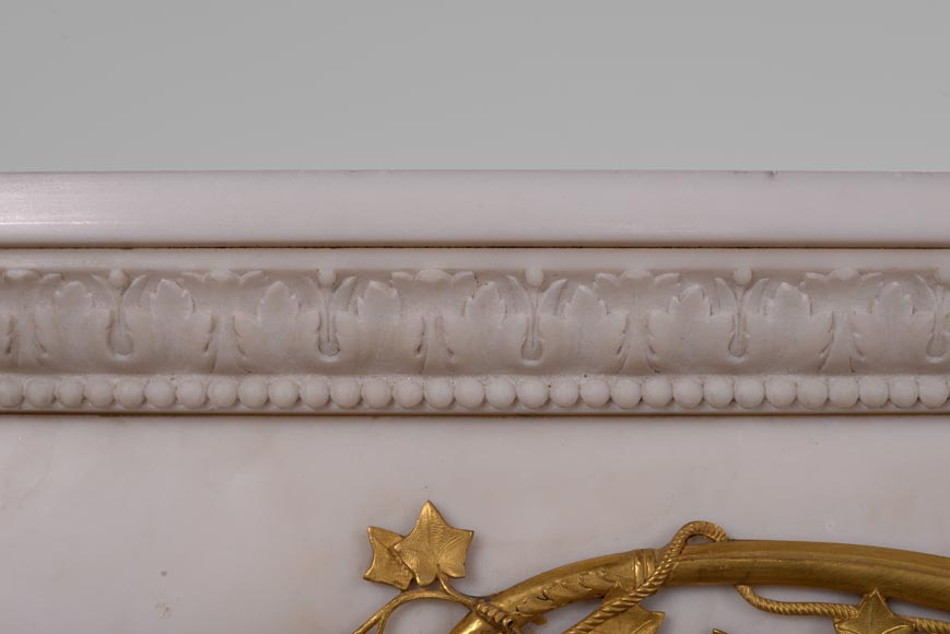 Very beautiful antique Louis XVI style fireplace in Statuary Carrara marble with quiver-shaped columns and gilt bronze ornaments after the model from the Chateau of Fontainebleau-6