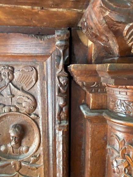 Important Neo-Renaissance syle mantel carved in walnut wood and oak-13