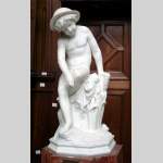 « LE PETIT PECHEUR » Marble Statue exhibited at the Salon of 1859 - Reference 9058 Height 3' 5'' 104cm « LE PETIT PECHEUR » Marble Statue exhibited at the Salon of 1859 - Reference 9058 Height 3' 5'' 104cm