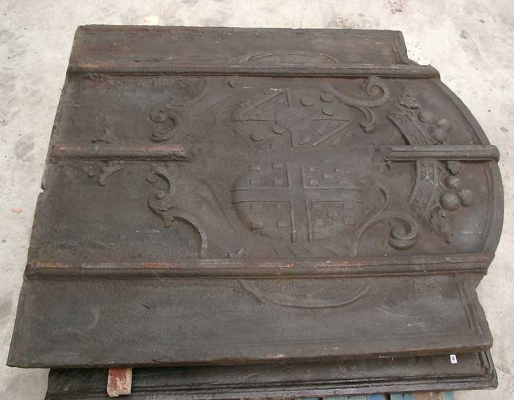 Fireback_with_double_coat_of_arms.jpg