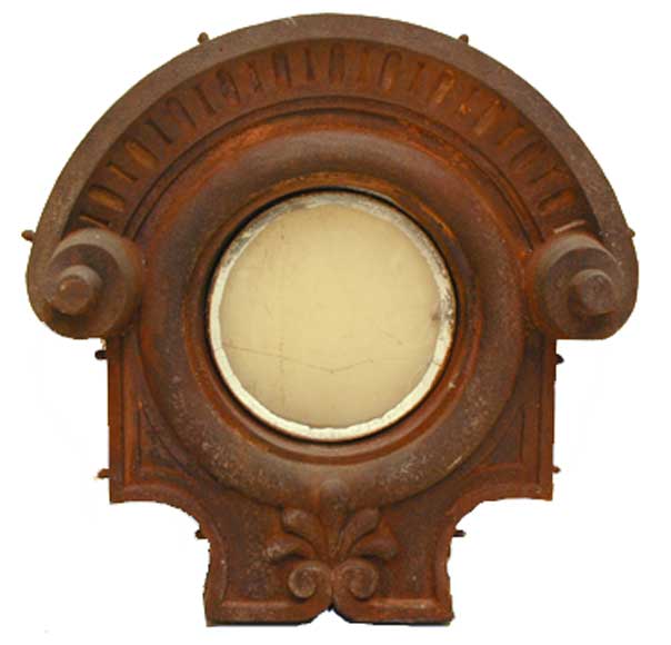 Small_cast_iron_Oeil_de_boeuf_window.jpg