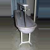 Granito sink on cast iron legs - Reference 9260&nbsp;Width&nbsp;9' 11'' ¼&nbsp;&nbsp;&nbsp;303cm&nbsp;Height&nbsp;4' 6'' &nbsp;&nbsp;&nbsp;137cm