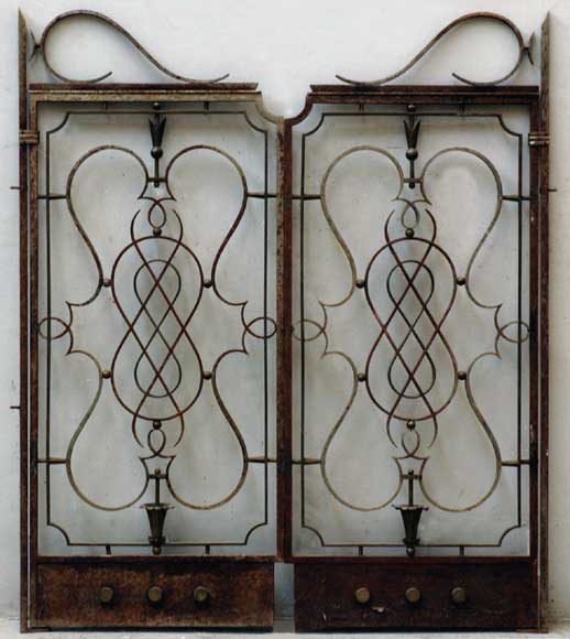 Pair_of_wrought_iron_doors_from_the_1940_s_by_Subes.jpg