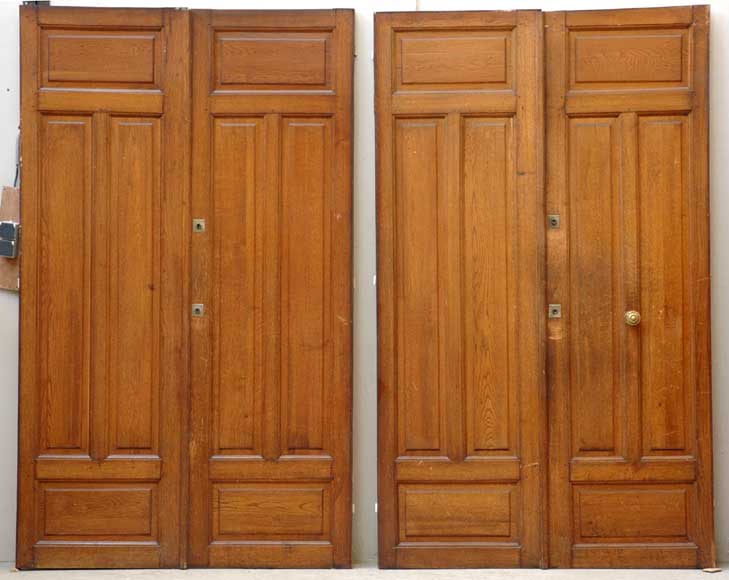 Pair_of_1930_s_doors.jpg