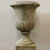 Stone vase  - Reference 9291&nbsp;Width&nbsp;1' 7'' ¾&nbsp;Height&nbsp;2' 4'' ¾