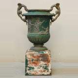 Cast iron garden vase with painted polychrome décor. - Reference 9310&nbsp;Width&nbsp;2' 4'' ¾&nbsp;Height&nbsp;3' 10'' ½