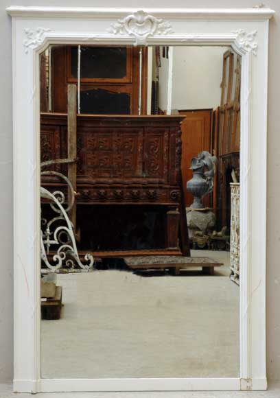 Transition_style_overmantel_with_shell_decoration.jpg