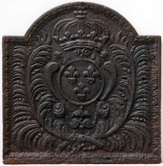 Cast_iron_fireback_with_the_French_royal_family_coat_of_arms.jpg