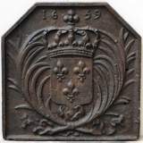 Cast iron fireback with French royal coat of arms, dated 1669 - Reference 9352&nbsp;Width&nbsp;2' '' ¾&nbsp;Height&nbsp;2' 1'' ¼
