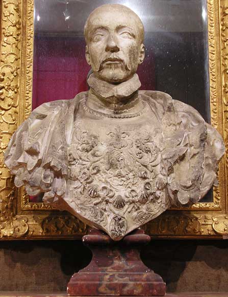 Four busts of Kings of France, former Beistegui collection-3